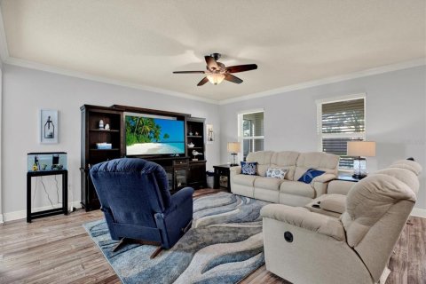 House in Lutz, Florida 4 bedrooms, 209.4 sq.m. № 2395887 - photo 9