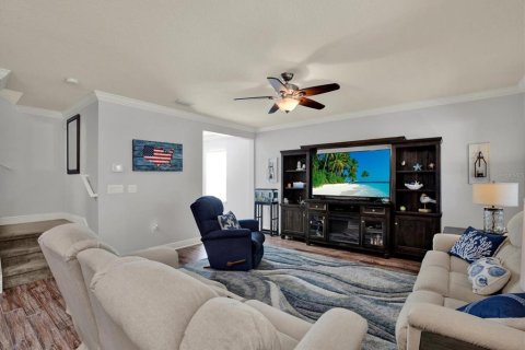 House in Lutz, Florida 4 bedrooms, 209.4 sq.m. № 2395887 - photo 3