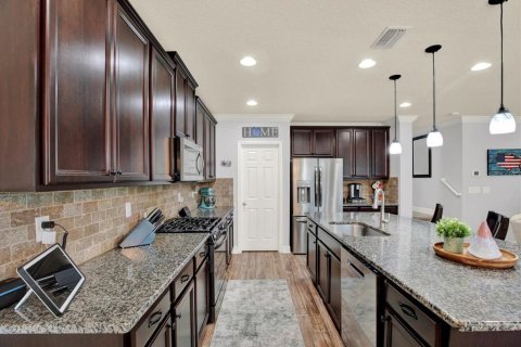 House in Lutz, Florida 4 bedrooms, 209.4 sq.m. № 2395887 - photo 13