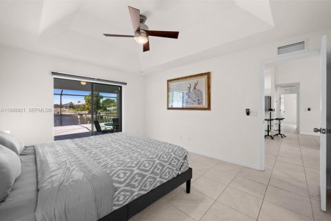 Casa en venta en Cape Coral, Florida, 4 dormitorios, 159.61 m2 № 2071294 - foto 16