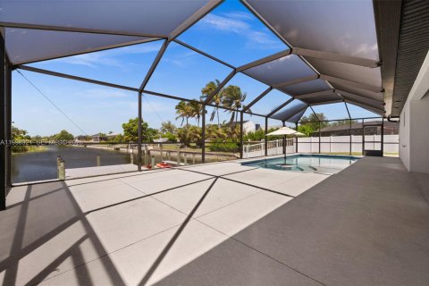 Casa en venta en Cape Coral, Florida, 4 dormitorios, 159.61 m2 № 2071294 - foto 26