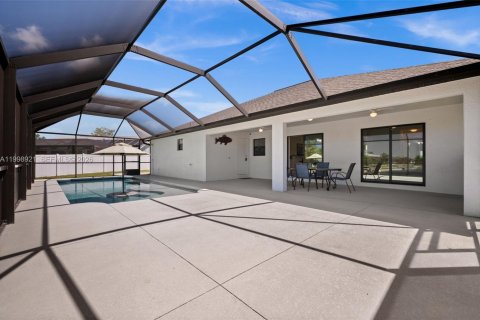 Casa en venta en Cape Coral, Florida, 4 dormitorios, 159.61 m2 № 2071294 - foto 30