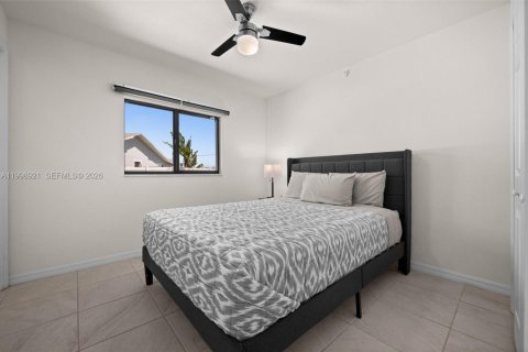 Casa en venta en Cape Coral, Florida, 4 dormitorios, 159.61 m2 № 2071294 - foto 20