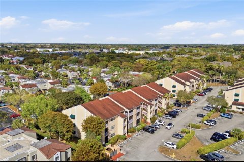 Condo in Miami, Florida, 1 bedroom  № 2070415 - photo 22