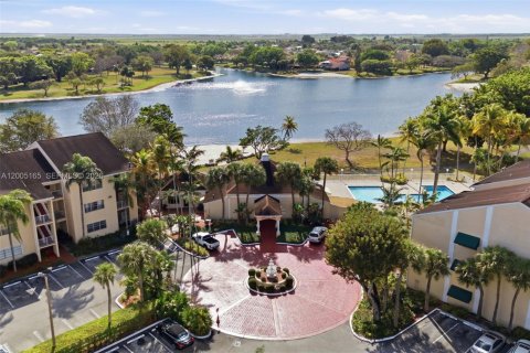 Condo in Miami, Florida, 1 bedroom  № 2070415 - photo 26