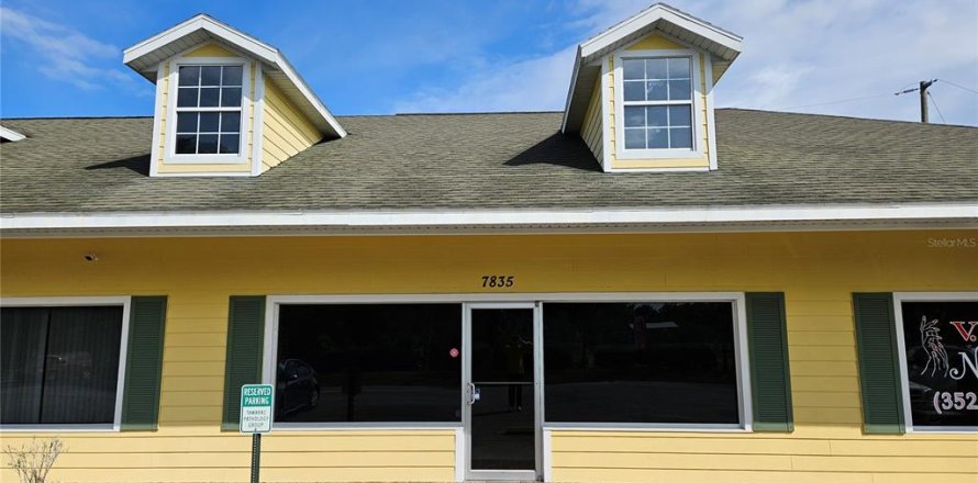 Commercial property in Homosassa, Florida 92.9 sq.m. № 1768080