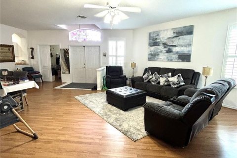 House in Wesley Chapel, Florida 4 bedrooms, 161.93 sq.m. № 2225778 - photo 4