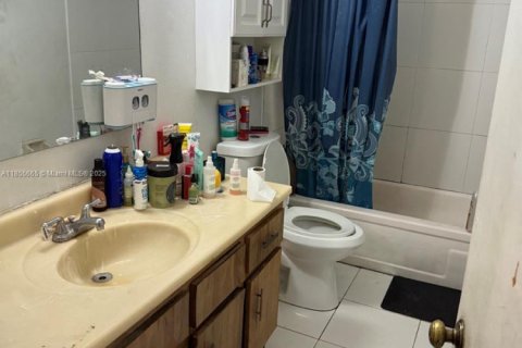 Commercial property in Fort Lauderdale, Florida 291.43 sq.m. № 1880087 - photo 13