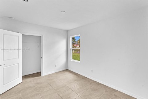 House in Port St. Lucie, Florida 4 bedrooms, 259.2 sq.m. № 1752477 - photo 21