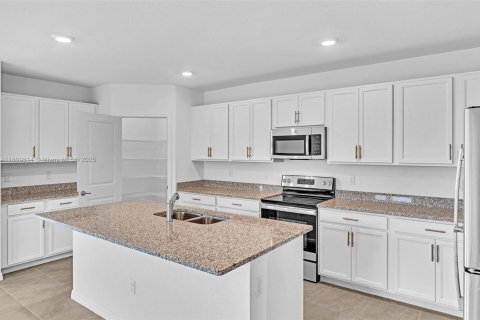 House in Port St. Lucie, Florida 4 bedrooms, 259.2 sq.m. № 1752477 - photo 29