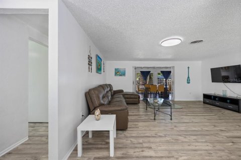 Villa ou maison à vendre à Englewood, Floride: 4 chambres, 189.33 m2 № 1901178 - photo 2