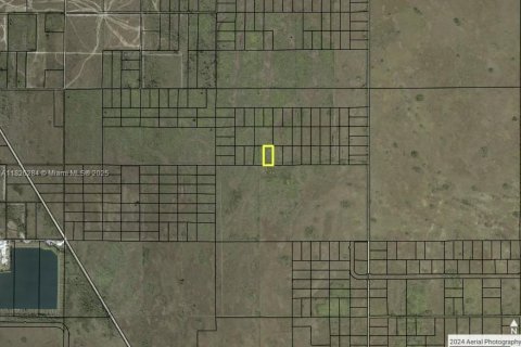 Commercial property in Homestead, Florida № 2171972