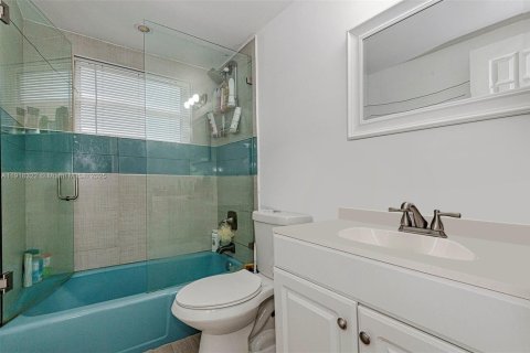 Снять в аренду кондоминиум в Майами-Бич, Флорида 38.74м2, № 1973191 - фото 7