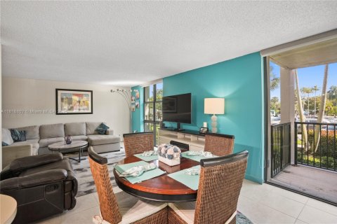 Condo in Fort Lauderdale, Florida, 2 bedrooms  № 1779496 - photo 5