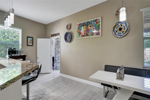 House in Miramar, Florida 4 bedrooms, 244.7 sq.m. № 1891682 - photo 20