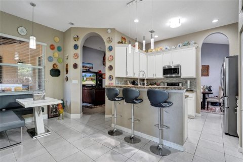 House in Miramar, Florida 4 bedrooms, 244.7 sq.m. № 1891682 - photo 18