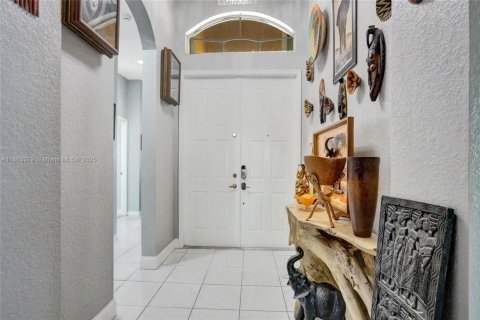 House in Miramar, Florida 4 bedrooms, 244.7 sq.m. № 1891682 - photo 6