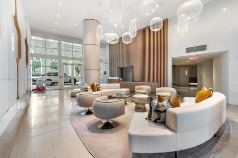 Condo in Miami Beach, Florida, 2 bedrooms  № 1999077 - photo 18