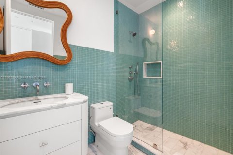 Condo in Miami Beach, Florida, 2 bedrooms  № 1999077 - photo 12