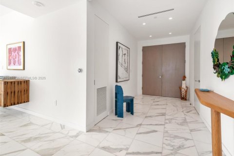 Condo in Miami Beach, Florida, 2 bedrooms  № 1999077 - photo 6