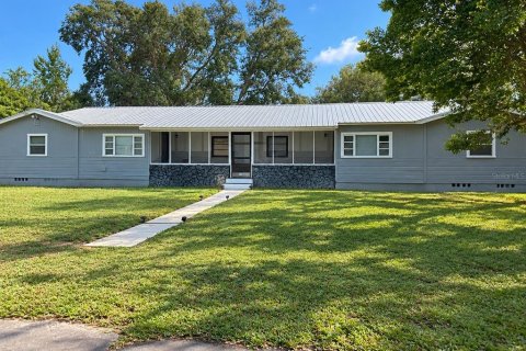 Immobilier commercial à DeLand, Floride 4 chambres, 187.29 m2 № 2390879