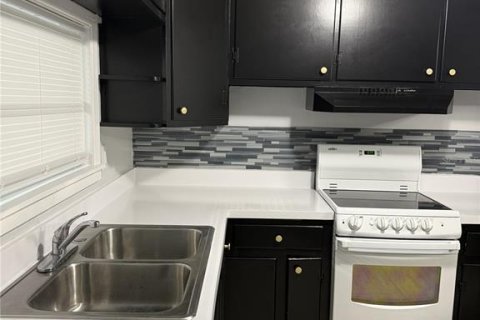 Immobilier commercial à vendre à DeLand, Floride: 4 chambres, 187.29 m2 № 2390879 - photo 17
