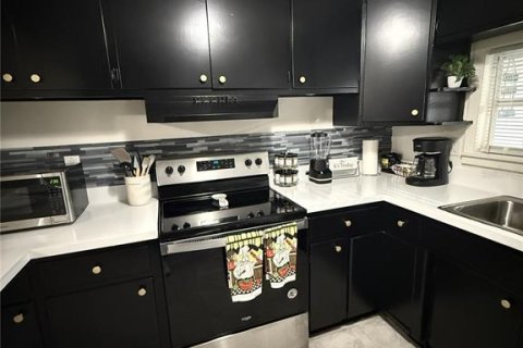 Immobilier commercial à vendre à DeLand, Floride: 4 chambres, 187.29 m2 № 2390879 - photo 10