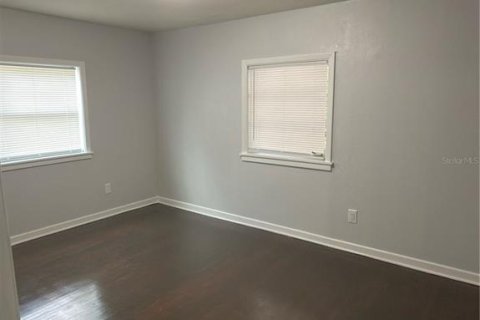 Immobilier commercial à vendre à DeLand, Floride: 4 chambres, 187.29 m2 № 2390879 - photo 19