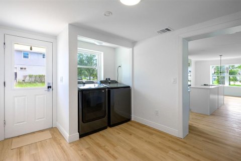 Casa en alquiler en Saint Petersburg, Florida, 3 dormitorios, 183.39 m2 № 1870715 - foto 25