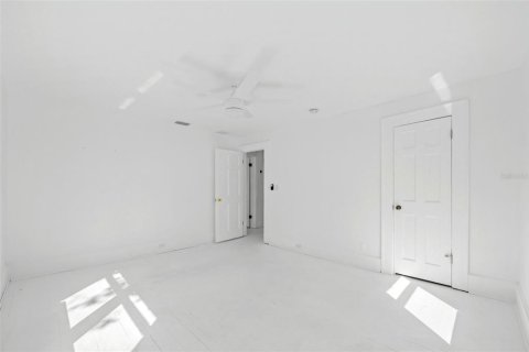 Casa en alquiler en Saint Petersburg, Florida, 3 dormitorios, 183.39 m2 № 1870715 - foto 16