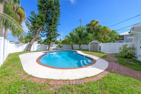 Casa en alquiler en Saint Petersburg, Florida, 3 dormitorios, 183.39 m2 № 1870715 - foto 28