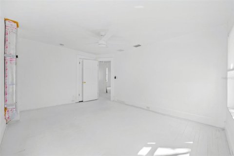 Casa en alquiler en Saint Petersburg, Florida, 3 dormitorios, 183.39 m2 № 1870715 - foto 23