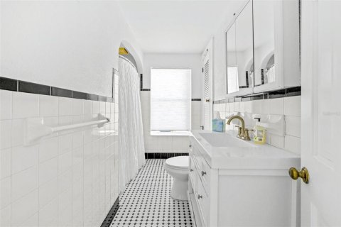 Casa en alquiler en Saint Petersburg, Florida, 3 dormitorios, 183.39 m2 № 1870715 - foto 17
