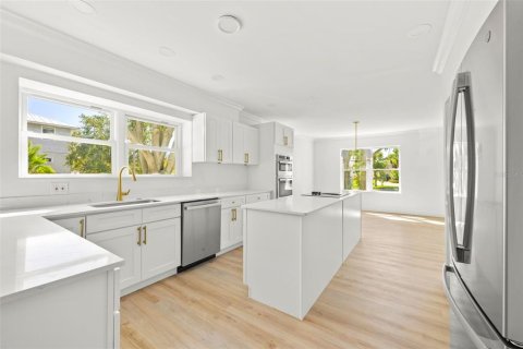 Casa en alquiler en Saint Petersburg, Florida, 3 dormitorios, 183.39 m2 № 1870715 - foto 6