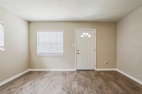 House in Tampa, Florida 3 bedrooms, 114.08 sq.m. № 1906020 - photo 7