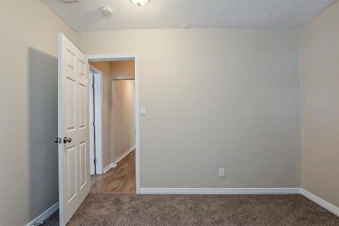 House in Tampa, Florida 3 bedrooms, 114.08 sq.m. № 1906020 - photo 16