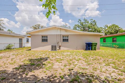House in Tampa, Florida 3 bedrooms, 114.08 sq.m. № 1906020 - photo 21
