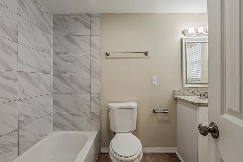 House in Tampa, Florida 3 bedrooms, 114.08 sq.m. № 1906020 - photo 13