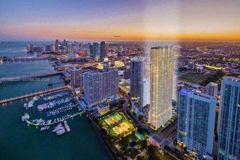 Copropriété à louer à Miami, Floride: 2 chambres, 109.44 m2 № 2029294 - photo 2