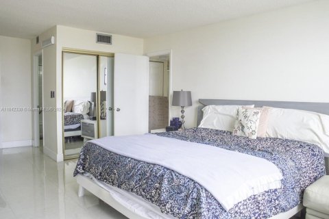 Condo in Aventura, Florida, 2 bedrooms  № 1842884 - photo 8