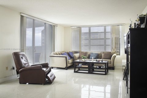 Condo in Aventura, Florida, 2 bedrooms  № 1842884 - photo 5