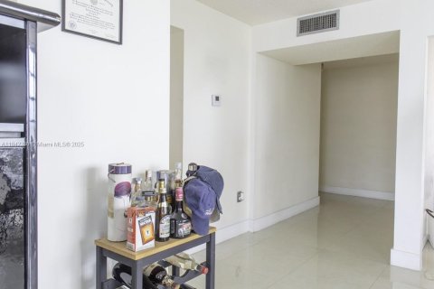 Condo in Aventura, Florida, 2 bedrooms  № 1842884 - photo 6