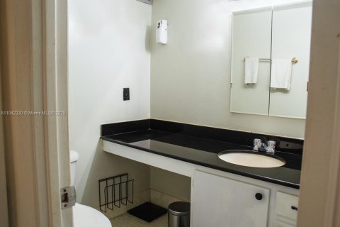Condo in Aventura, Florida, 2 bedrooms  № 1842884 - photo 12