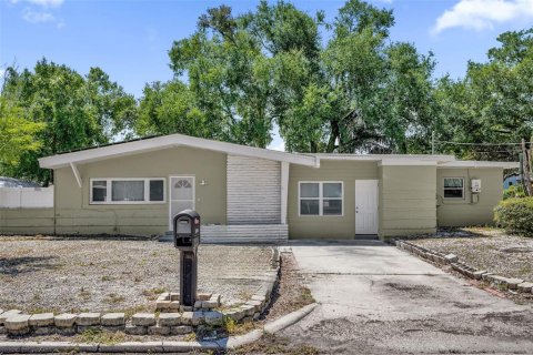 House in Winter Haven, Florida 3 bedrooms, 181.72 sq.m. № 2360561