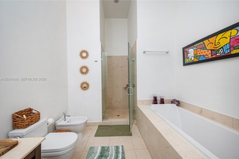 Condo in Miami, Florida, 2 bedrooms  № 2173964 - photo 14
