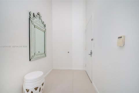 Condo in Miami, Florida, 2 bedrooms  № 2173964 - photo 10