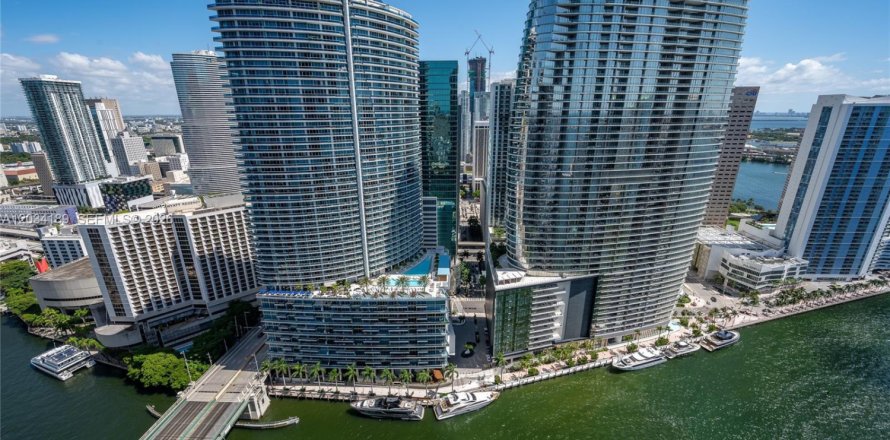 Condo in Miami, Florida, 2 bedrooms  № 2173964