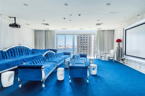 Condo in Miami, Florida, 2 bedrooms  № 2173964 - photo 23