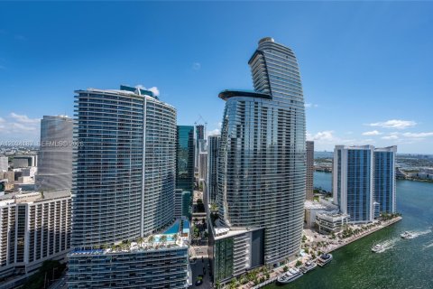Condo in Miami, Florida, 2 bedrooms  № 2173964 - photo 2