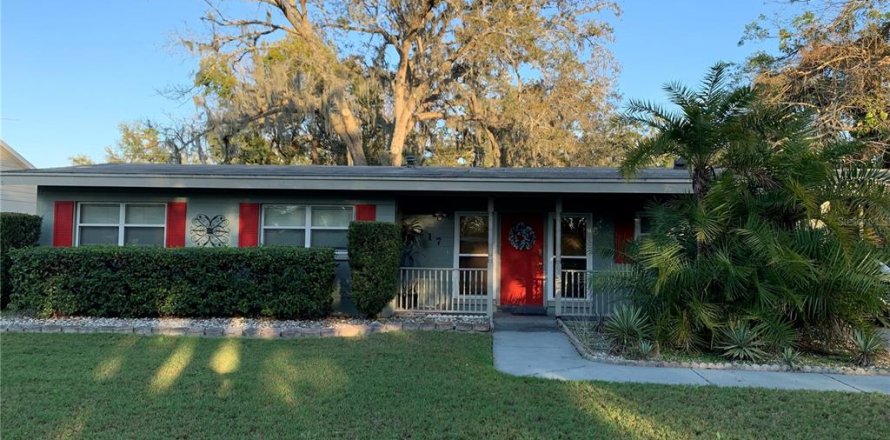 House in Orlando, Florida 3 bedrooms, 114.27 sq.m. № 1518450